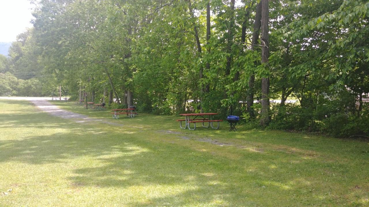 Serenity Motel Шафтсбері Екстер'єр фото